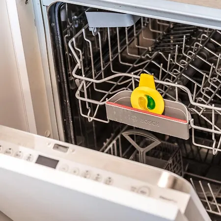 アパート Top City View From 23rd Floor - Parking Included ブラチスラヴァ