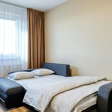 Top City View From 23rd Floor - Parking Included * ブラチスラヴァ