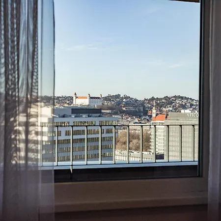 Top City View From 23rd Floor - Parking Included * Bratislava