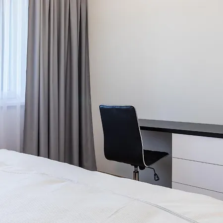 Top City View From 23rd Floor - Parking Included Apartment *